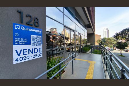 Fachada + Plaquinha de apartamento para alugar com 2 quartos, 144m² em Vila Mariana, São Paulo