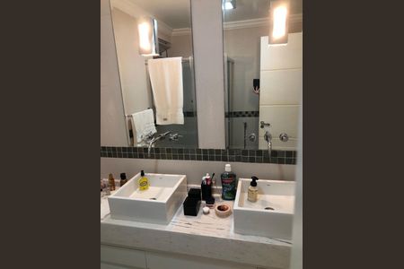Apartamento à venda com 90m², 2 quartos e 1 vaga Apartamento à venda com 90m², 2 quartos e 1 vagaBanheiro