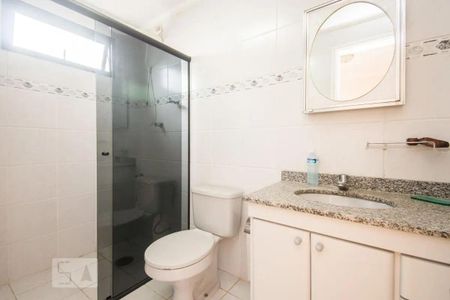 Apartamento à venda com 75m², 2 quartos e 1 vaga Apartamento à venda com 75m², 2 quartos e 1 vagaBanheiro da Suíte