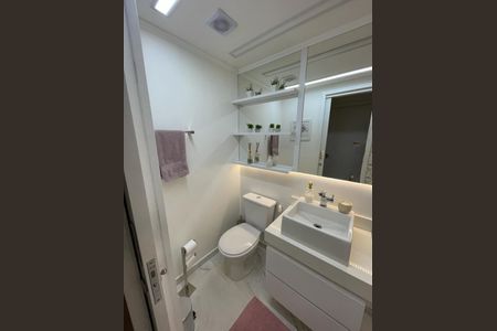Apartamento à venda com 68m², 2 quartos e 1 vaga Apartamento à venda com 68m², 2 quartos e 1 vagaBanheiro