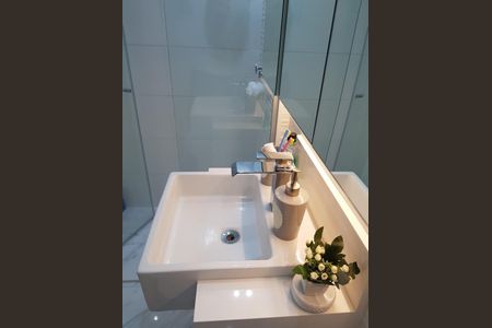 Apartamento à venda com 68m², 2 quartos e 1 vaga Apartamento à venda com 68m², 2 quartos e 1 vagaBanheiro