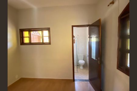 Quarto de casa para alugar com 2 quartos, 100m² em Jardim Mariléa, Rio das Ostras