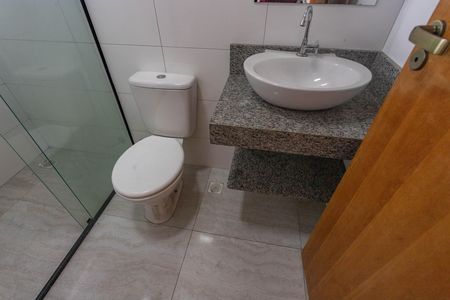 Apartamento para alugar com 70m², 2 quartos e sem vagaBanheiro da suíte 