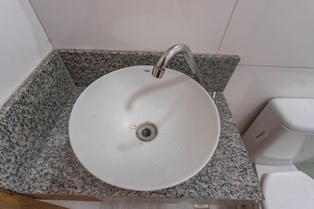 Apartamento para alugar com 70m², 2 quartos e sem vagaBanheiro social 