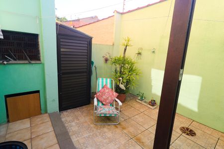 Casa de condomínio à venda com 212m², 3 quartos e 1 vaga Casa de condomínio à venda com 212m², 3 quartos e 1 vagaQuintal