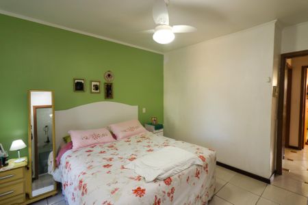 Casa de condomínio à venda com 212m², 3 quartos e 1 vaga Casa de condomínio à venda com 212m², 3 quartos e 1 vagaQuarto Suíte