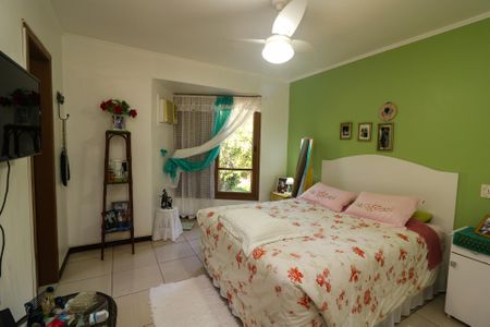 Casa de condomínio à venda com 212m², 3 quartos e 1 vaga Casa de condomínio à venda com 212m², 3 quartos e 1 vagaQuarto Suíte