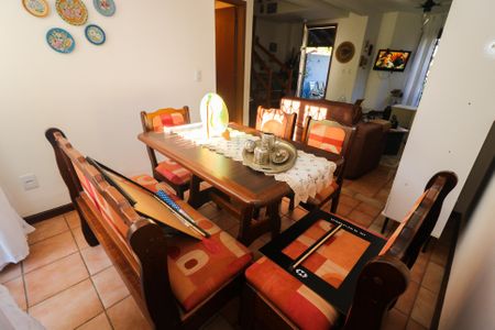 Casa de condomínio à venda com 212m², 3 quartos e 1 vaga Casa de condomínio à venda com 212m², 3 quartos e 1 vagaSala de Jantar