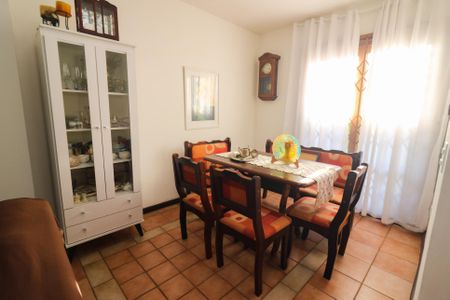 Casa de condomínio à venda com 212m², 3 quartos e 1 vaga Casa de condomínio à venda com 212m², 3 quartos e 1 vagaSala de Jantar