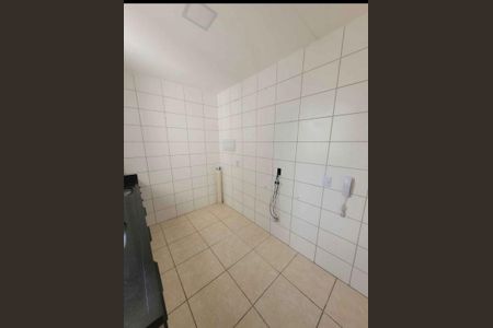 Banheiro de apartamento para alugar com 2 quartos, 43m² em Cosmos, Rio de Janeiro