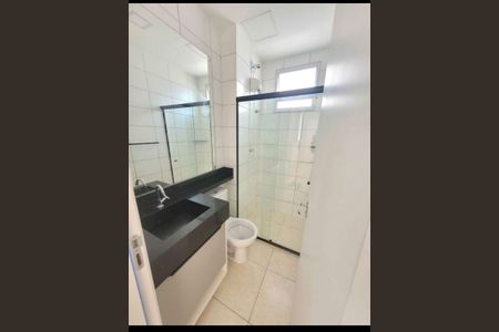 Banheiro de apartamento para alugar com 2 quartos, 43m² em Cosmos, Rio de Janeiro