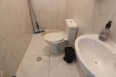 Casa à venda com 62m², 2 quartos e 1 vagaBanheiro 2