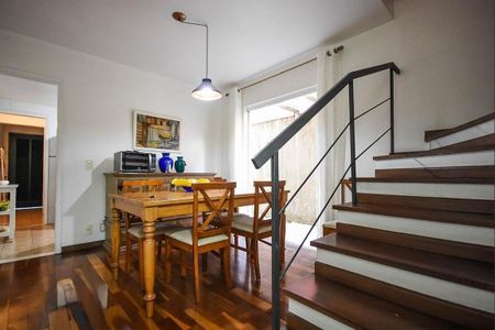 Casa à venda com 100m², 3 quartos e 2 vagas