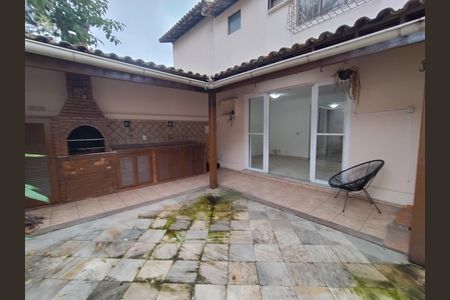 Casa de condomínio para alugar com 96m², 2 quartos e 1 vaga