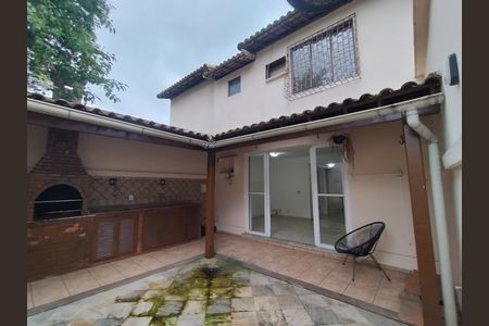Casa de condomínio para alugar com 96m², 2 quartos e 1 vaga