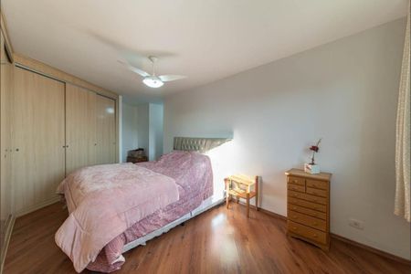 Casa à venda com 249m², 4 quartos e 4 vagas