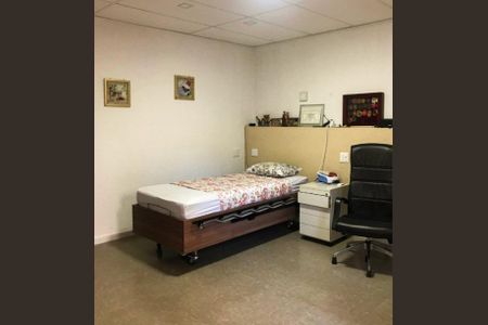 Casa à venda com 4 quartos, 220m² em Vila Olímpia, São Paulo