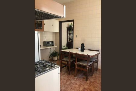 Casa à venda com 4 quartos, 220m² em Vila Olímpia, São Paulo