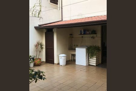Casa à venda com 220m², 4 quartos e 6 vagas