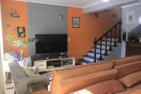 Sala  de casa à venda com 4 quartos, 180m² em Vila Ristori, Guarulhos