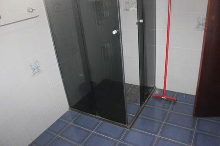 Casa à venda com 180m², 4 quartos e 2 vagasBanheiro social 