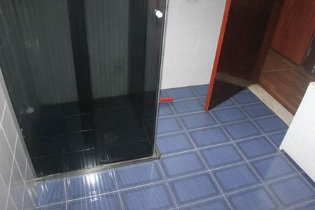 Casa à venda com 180m², 4 quartos e 2 vagasBanheiro social 