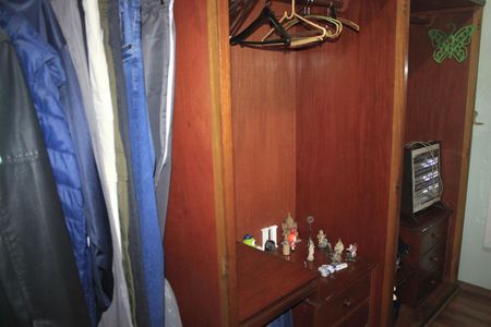Casa à venda com 180m², 4 quartos e 2 vagasCloset da Suíte 