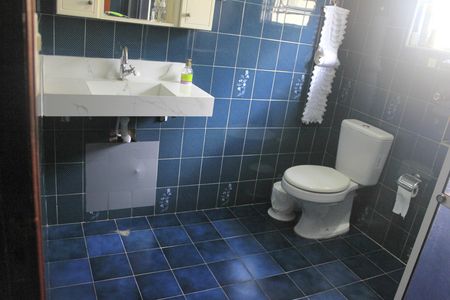 Casa à venda com 180m², 4 quartos e 2 vagasBanheiro da Suíte 
