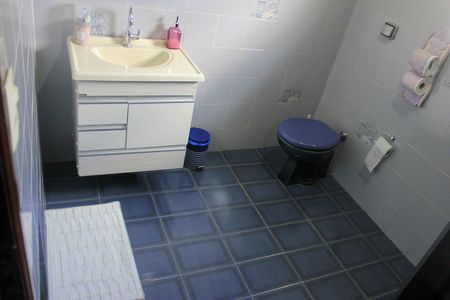 Casa à venda com 180m², 4 quartos e 2 vagasBanheiro social 