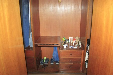 Casa à venda com 180m², 4 quartos e 2 vagasCloset da Suíte 