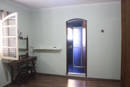 Casa à venda com 180m², 4 quartos e 2 vagasSuíte 