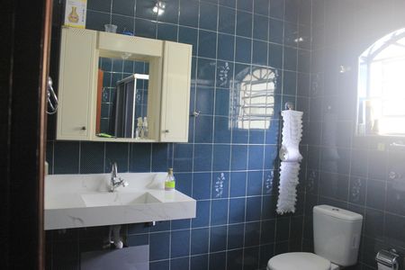 Casa à venda com 180m², 4 quartos e 2 vagasBanheiro da Suíte 