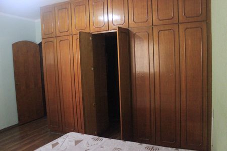 Casa à venda com 180m², 4 quartos e 2 vagasSuíte 