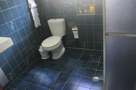 Casa à venda com 180m², 4 quartos e 2 vagasBanheiro da Suíte 
