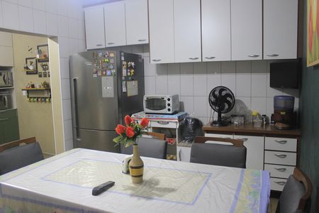 Casa à venda com 180m², 4 quartos e 2 vagasSala de jantar 