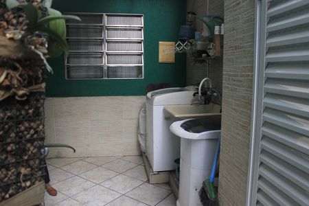 Casa à venda com 180m², 4 quartos e 2 vagasLavanderia e Quintal 