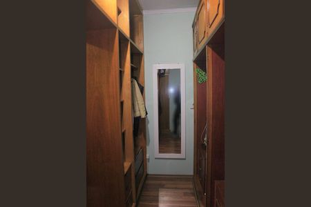 Casa à venda com 180m², 4 quartos e 2 vagasCloset da Suíte 