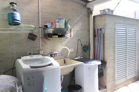 Casa à venda com 180m², 4 quartos e 2 vagasLavanderia e Quintal 