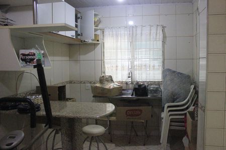 Casa à venda com 180m², 4 quartos e 2 vagasCozinha da edícula 