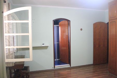 Casa à venda com 180m², 4 quartos e 2 vagasSuíte 