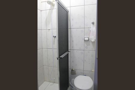 Casa à venda com 180m², 4 quartos e 2 vagasBanheiro da edícula 