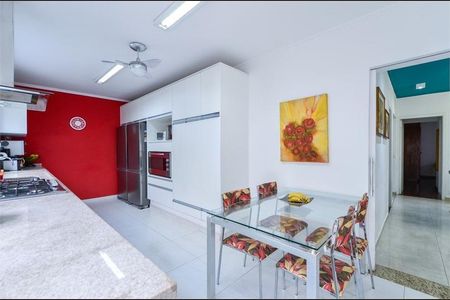 Casa à venda com 264m², 4 quartos e 3 vagas