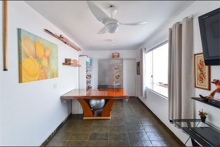 Casa à venda com 264m², 4 quartos e 3 vagas
