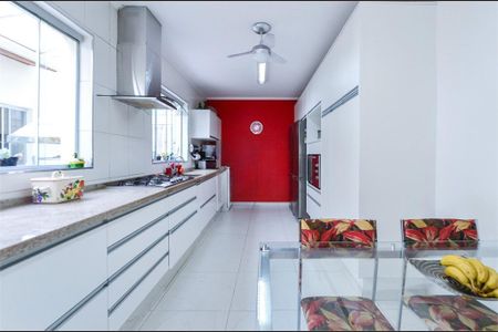 Casa à venda com 264m², 4 quartos e 3 vagas