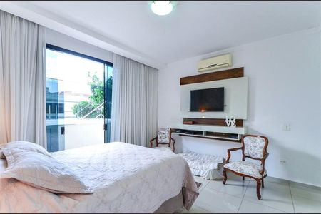 Casa à venda com 4 quartos, 264m² em Pinheiros, São Paulo
