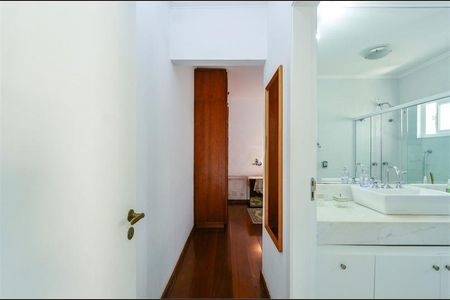 Casa à venda com 264m², 4 quartos e 3 vagas