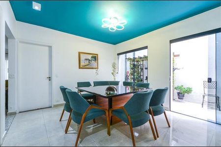 Casa à venda com 264m², 4 quartos e 3 vagas