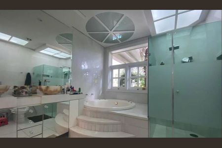 Casa de condomínio à venda com 610m², 4 quartos e 4 vagas