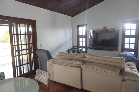 Sala de TV de casa de condomínio à venda com 4 quartos, 322m² em Alphaville, Santana de Parnaíba