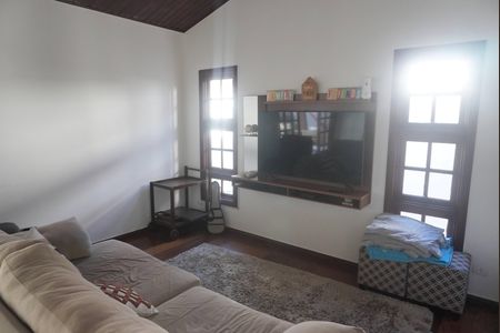 Sala de TV de casa de condomínio à venda com 4 quartos, 322m² em Alphaville, Santana de Parnaíba